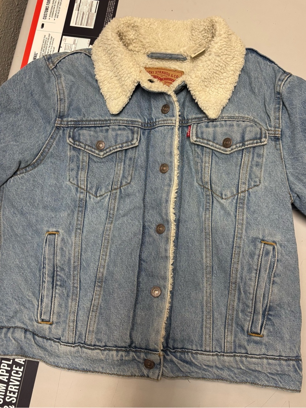 Levi's Light Blue Denim Jacket with Cream Sherpa Collar - Picture 2 of 5